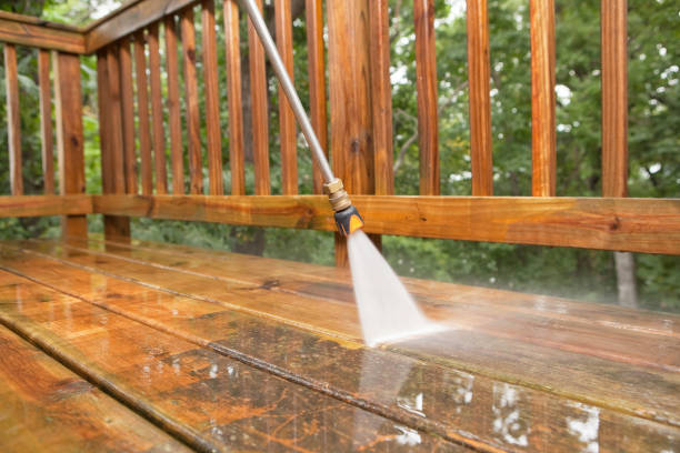 Best Pool Deck Cleaning  in Englewood Cliffs, NJ